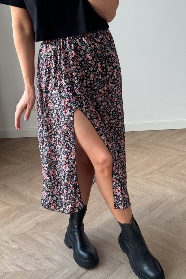 SPÓDNICA WISKOZOWA CZARNA W PUDROWĄ ŁĄCZKĘ VALERIA 4