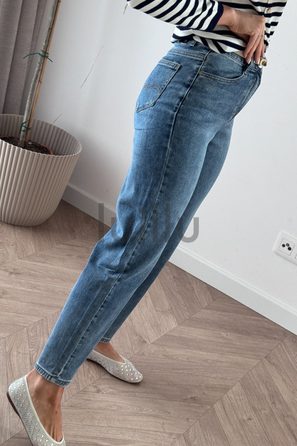 DŻINSY W STYLU MOM FIT 4