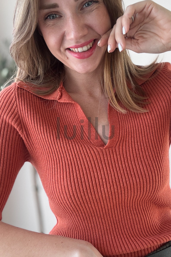 SWETER CYNAMONOWY NA KRÓTKI RĘKAW POLO 5